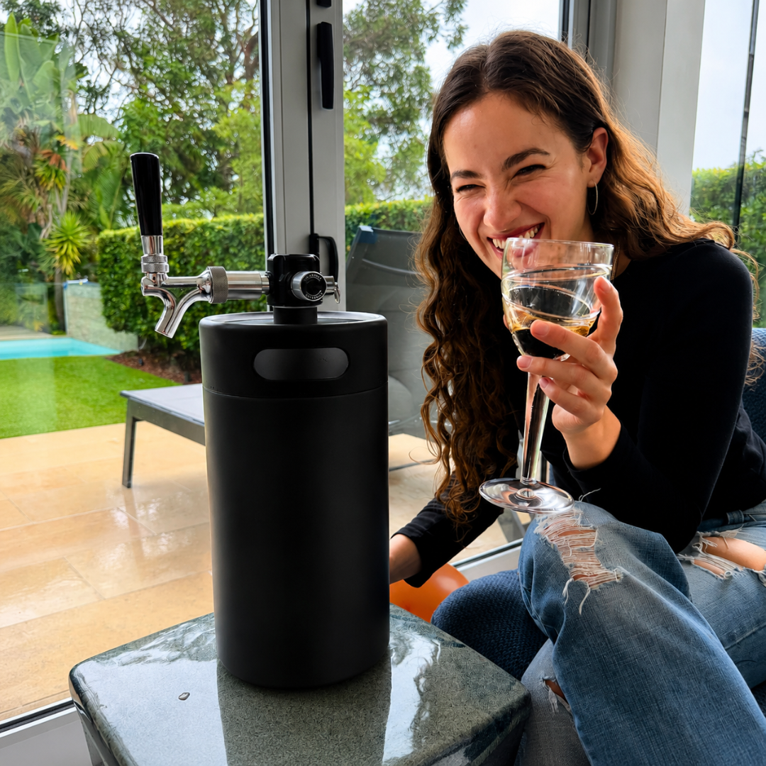Keggo 4L Schwarz – Mobiles Cocktail- & Spritzfass - TwentyFourParty