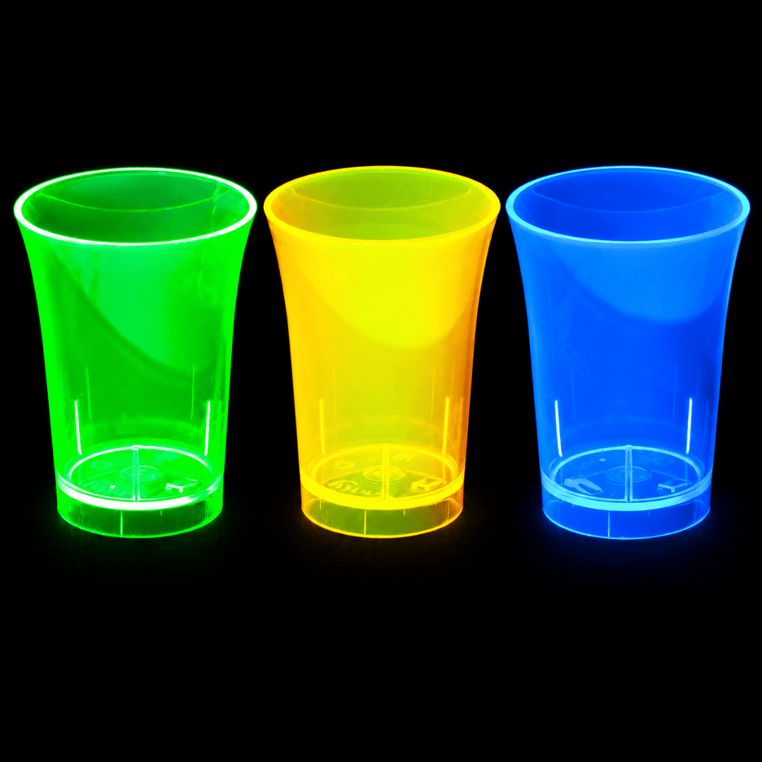 Neon Mehrweg Shot Cups Schwarzlicht Mix – 20 Stück - TwentyFourParty