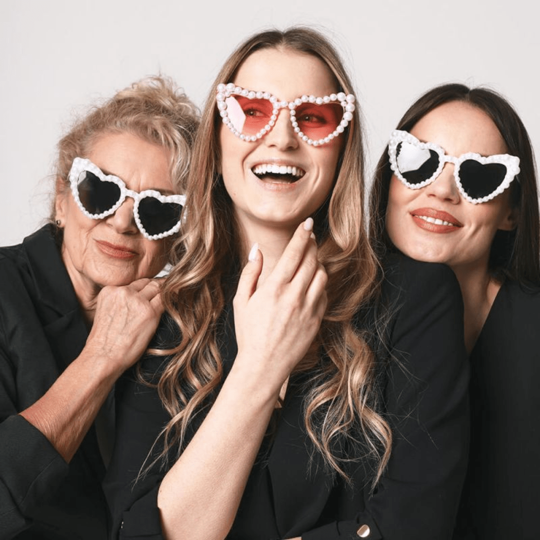 Sonnenbrille Herzform mit Perlen - TwentyFourParty